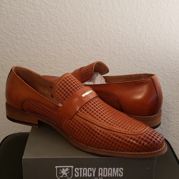 ?️ NWB Tan Dress Shoes